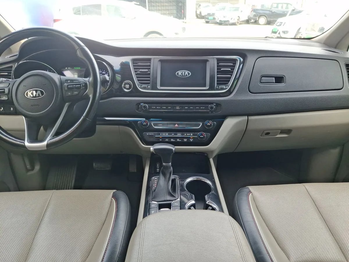Kia Grand Carnival 2.2 Ex Limited Diesel 4x2 8at 5p año 2020