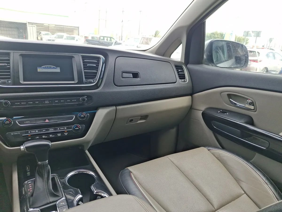 Kia Grand Carnival 2.2 Ex Limited Diesel 4x2 8at 5p año 2020