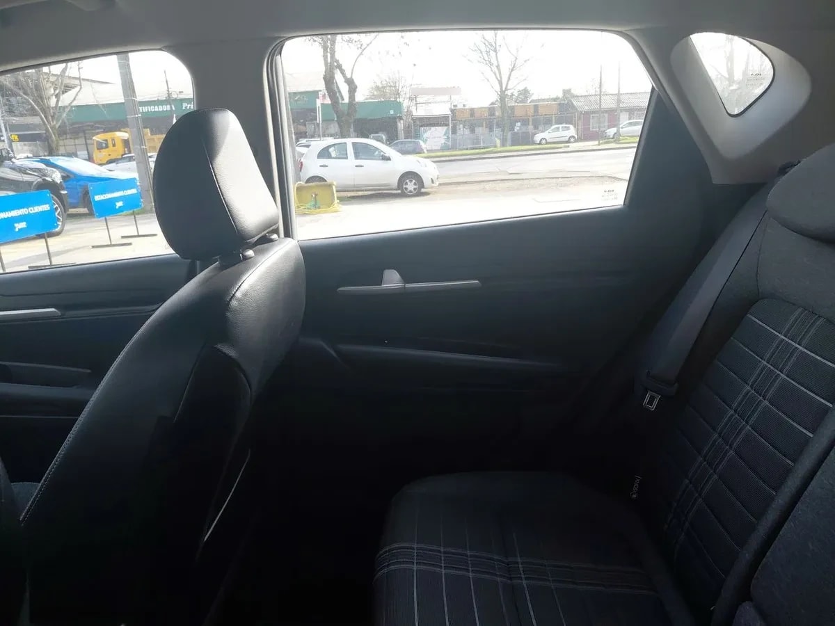 Kia Sonet 1.5 Ex 4x2 Ivt Ri At 5p año 2025
