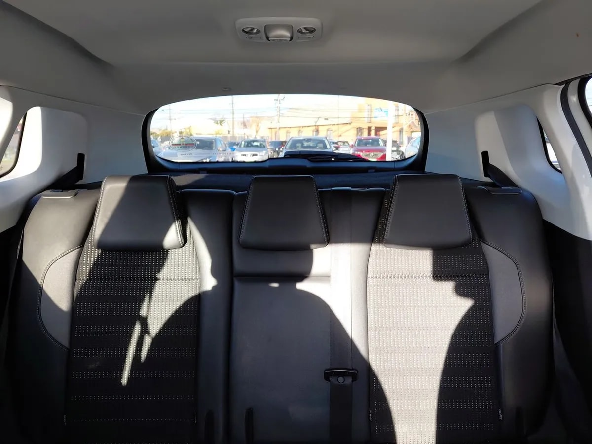 Peugeot 2008 1.2 Allure Pack Puretech 4x2 110hp Eat6 5p año 2018