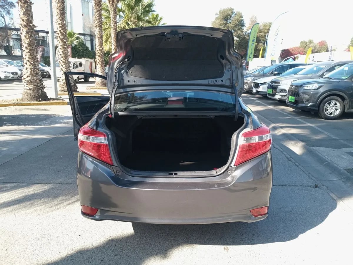 Toyota Yaris 1.5 Gli E 4x2 At 4p año 2017