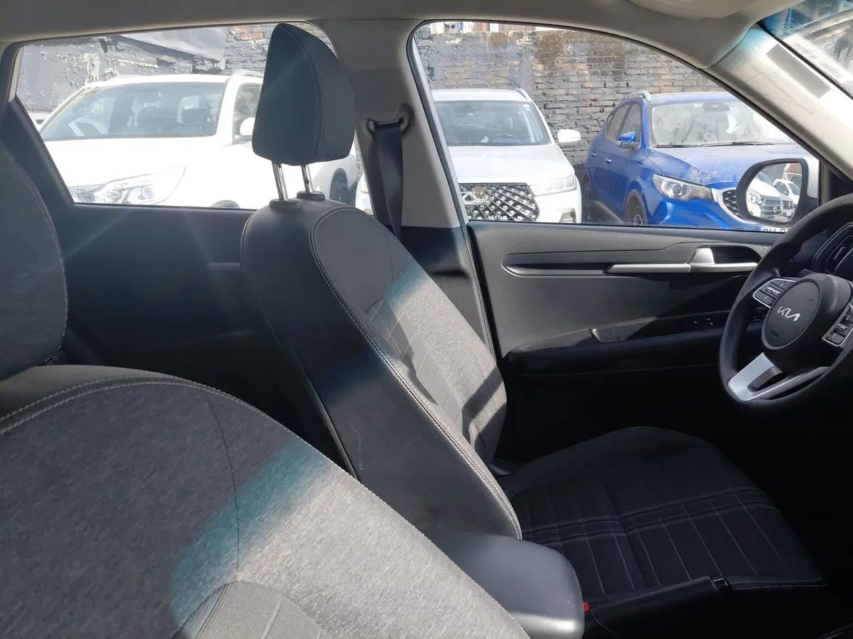 Kia Sonet 1.5 Ex 4x2 Ivt Ri At 5p año 2025