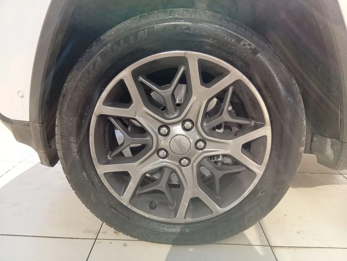 Jeep Grand Cherokee 3.6 Limited Lx 4wd At 5p año 2021