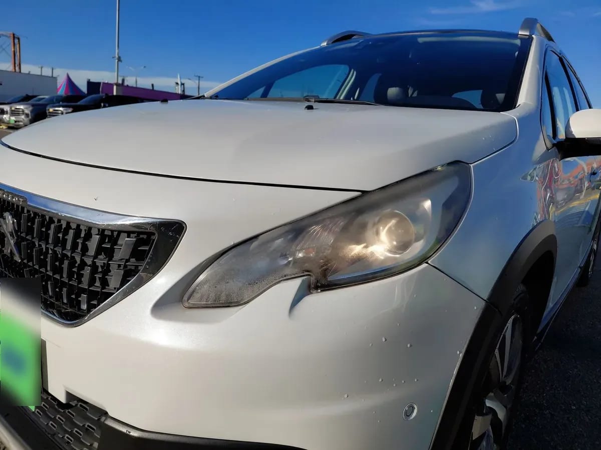 Peugeot 2008 1.2 Allure Pack Puretech 4x2 110hp Eat6 5p año 2018