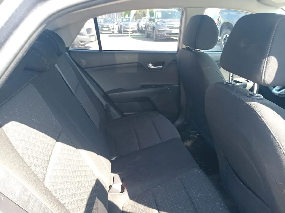 Kia Rio4 1.4 Lx Abs Ac Dab 6mt 4p año 2020