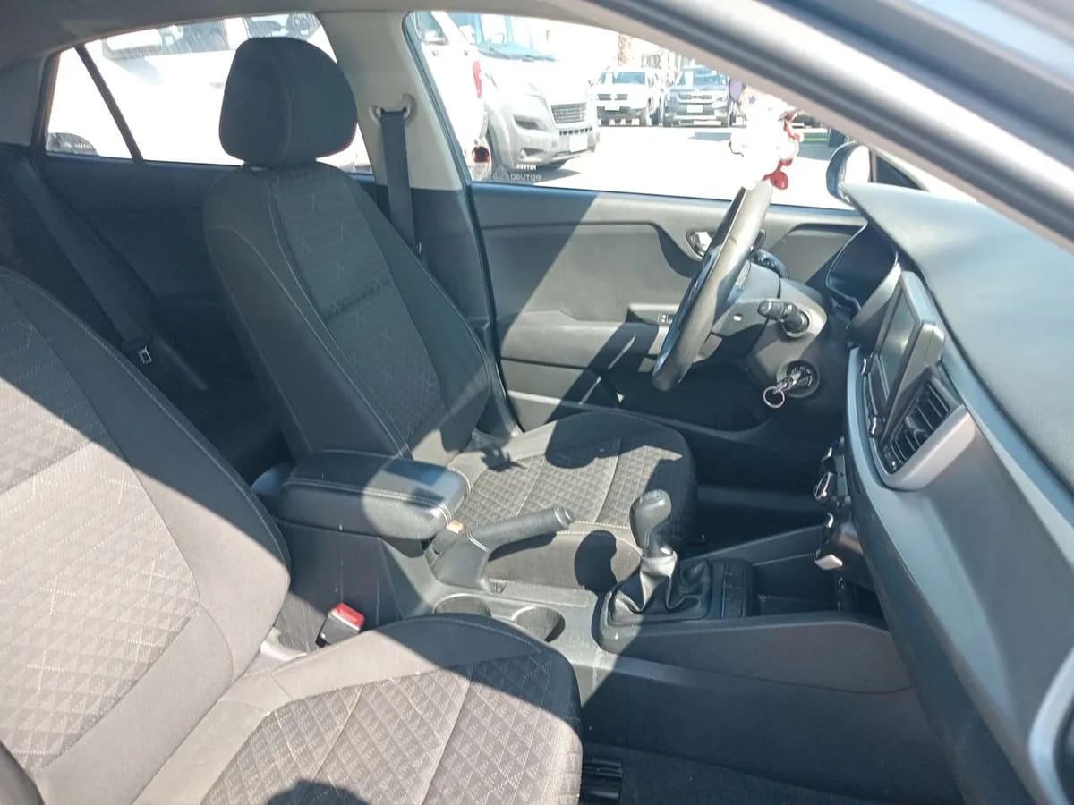 Kia Rio4 1.4 Lx Abs Ac Dab 6mt 4p año 2020
