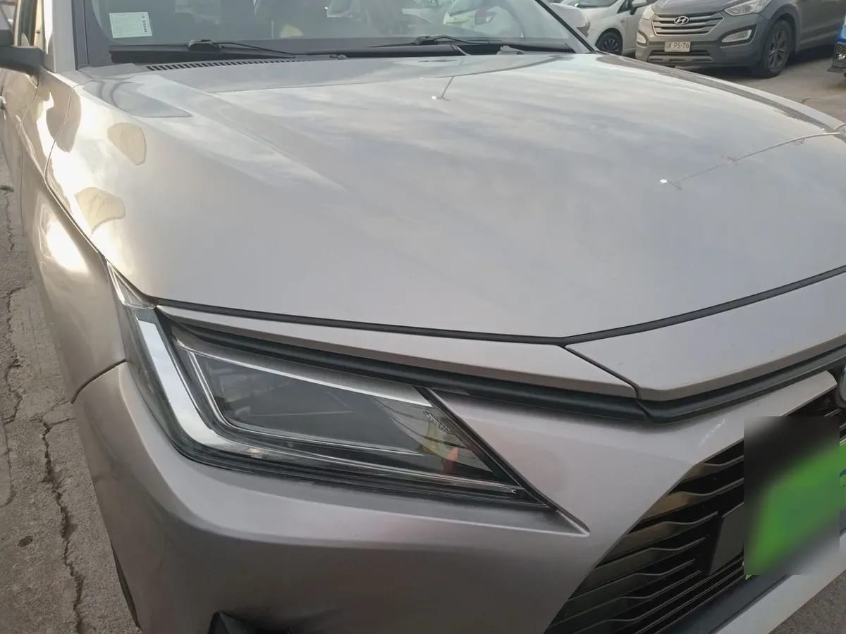 Toyota Yaris 1.5 E 4x2 Sdn Mt 4p año 2023