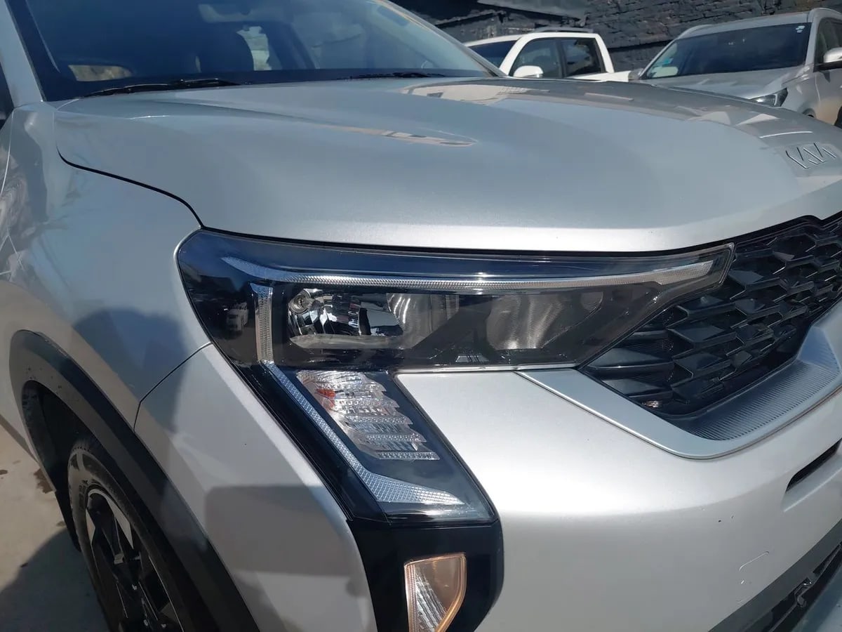 Kia Sonet 1.5 Ex 4x2 Ivt Ri At 5p año 2025