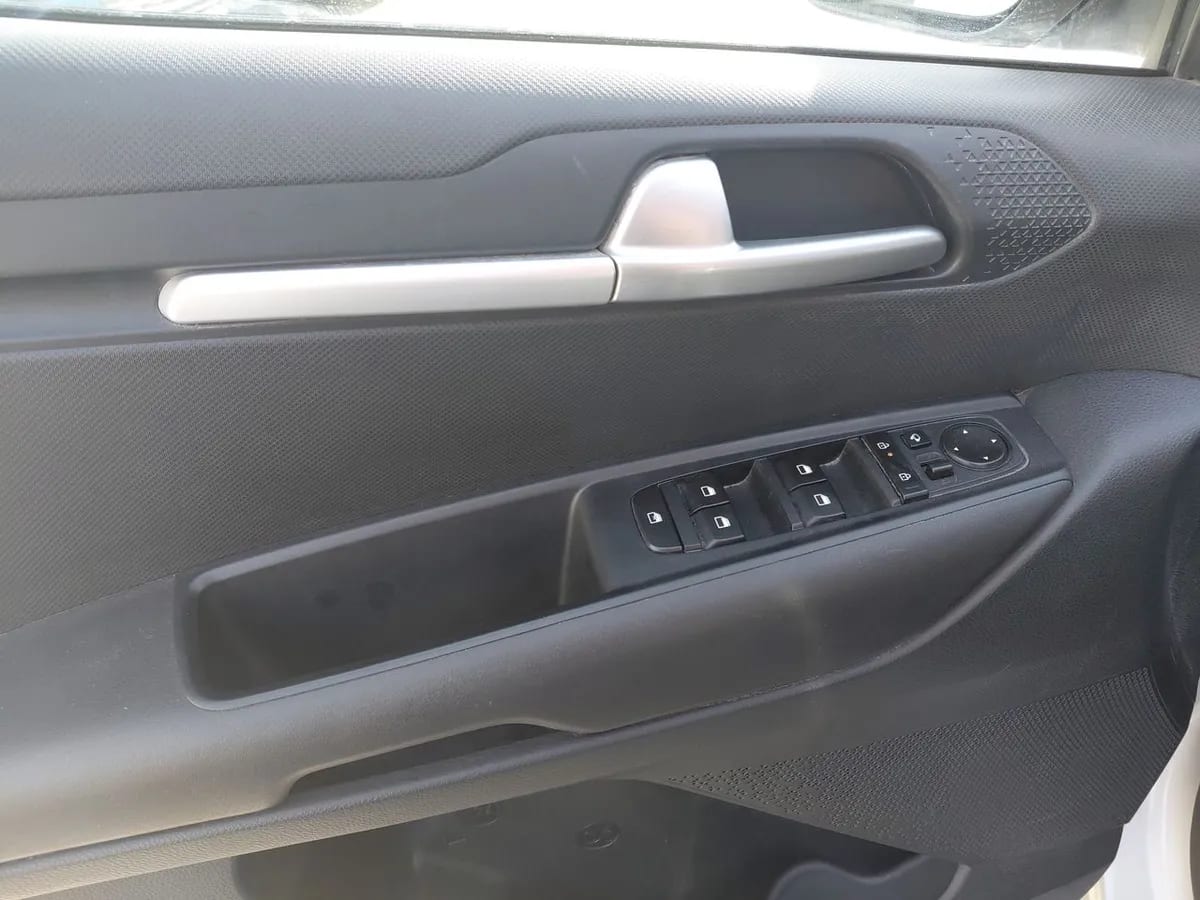 Kia Sonet 1.5 Ex 4x2 Ivt Ri At 5p año 2025