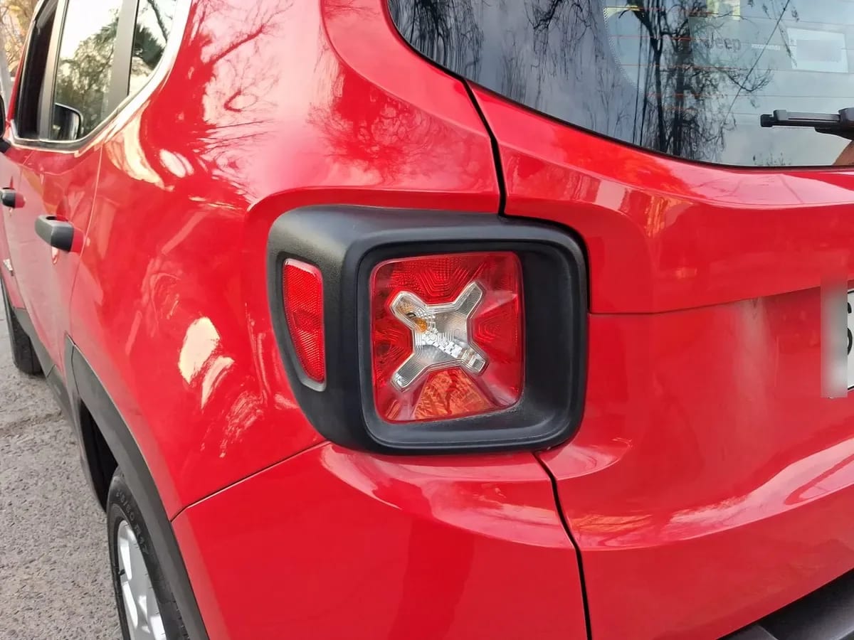 Jeep Renegade 1.8 Sport Lx 4x2 Mt 5p año 2023