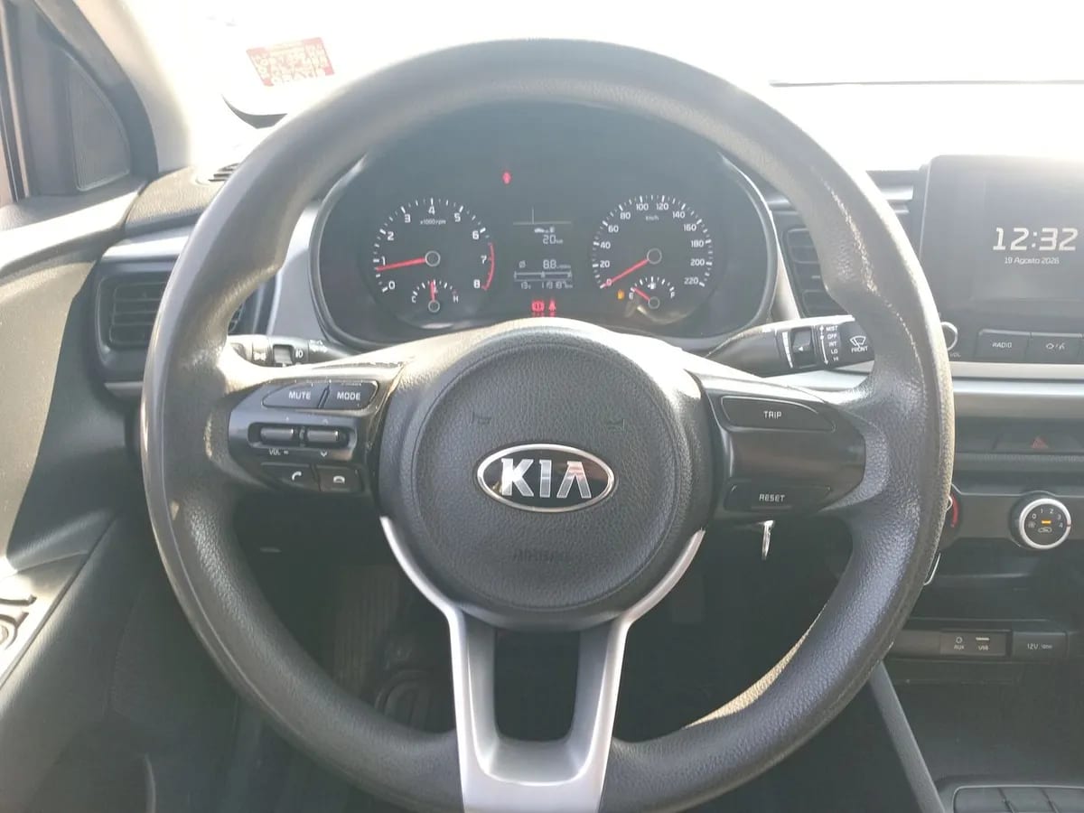 Kia Rio4 1.4 Lx Abs Ac Dab 6mt 4p año 2020