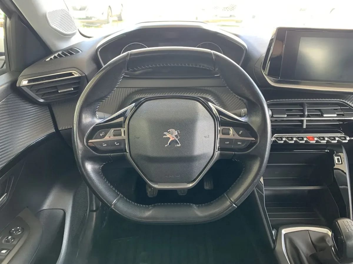 Peugeot 208 1.2 Active Pack Puretech 4x2 75 Mt 5p año 2021