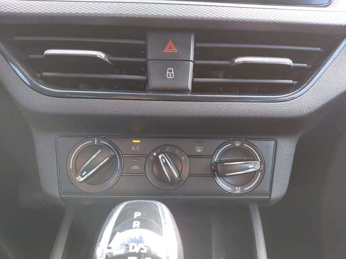 Skoda Kamiq 1.0 Tsi Ambition 4x2 At 5p año 2023