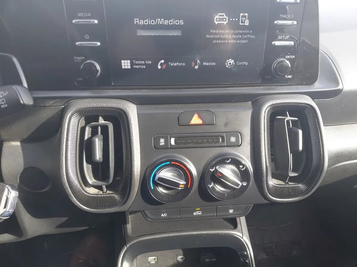 Kia Sonet 1.5 Ex 4x2 Ivt Ri At 5p año 2025