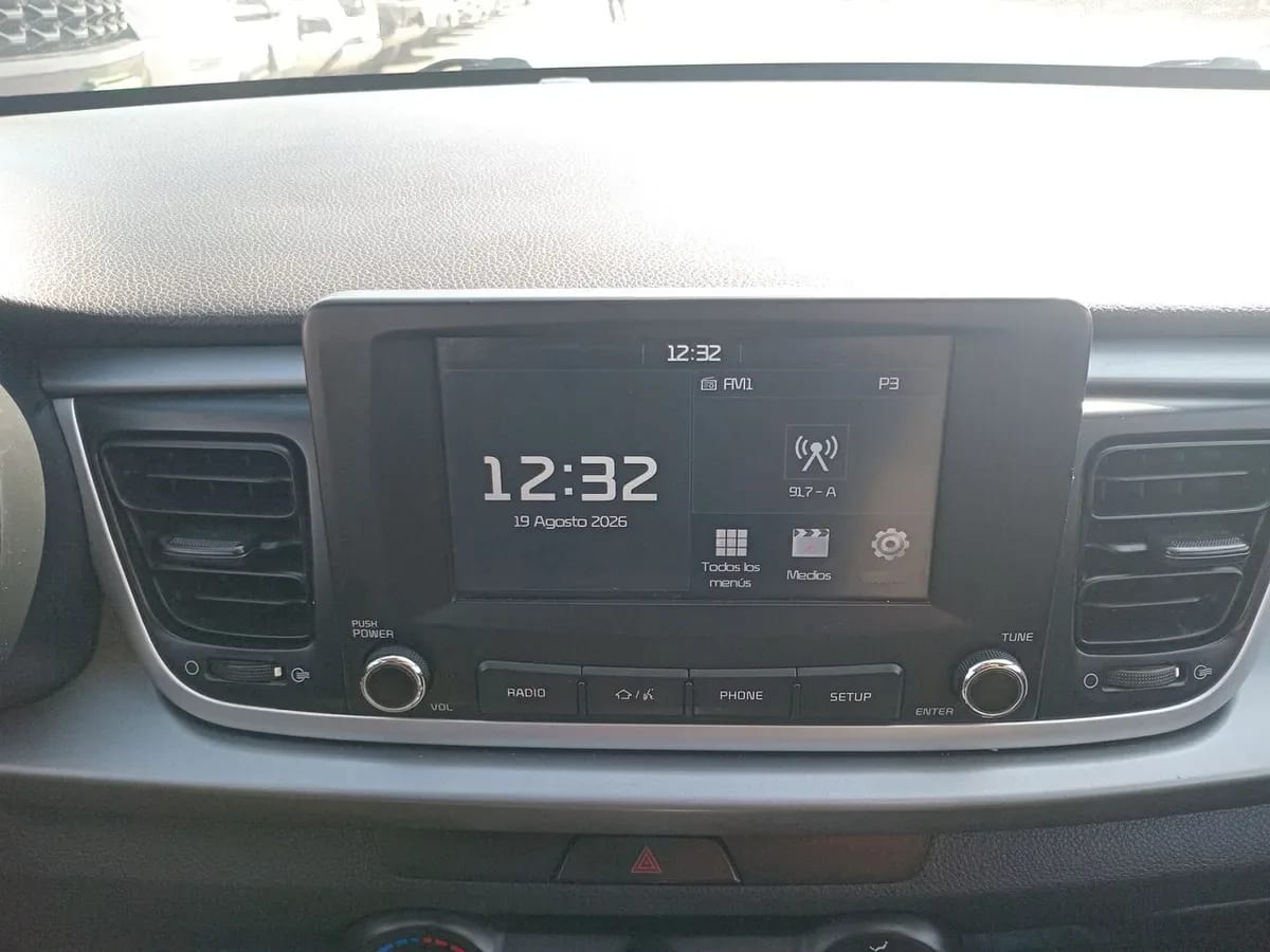 Kia Rio4 1.4 Lx Abs Ac Dab 6mt 4p año 2020