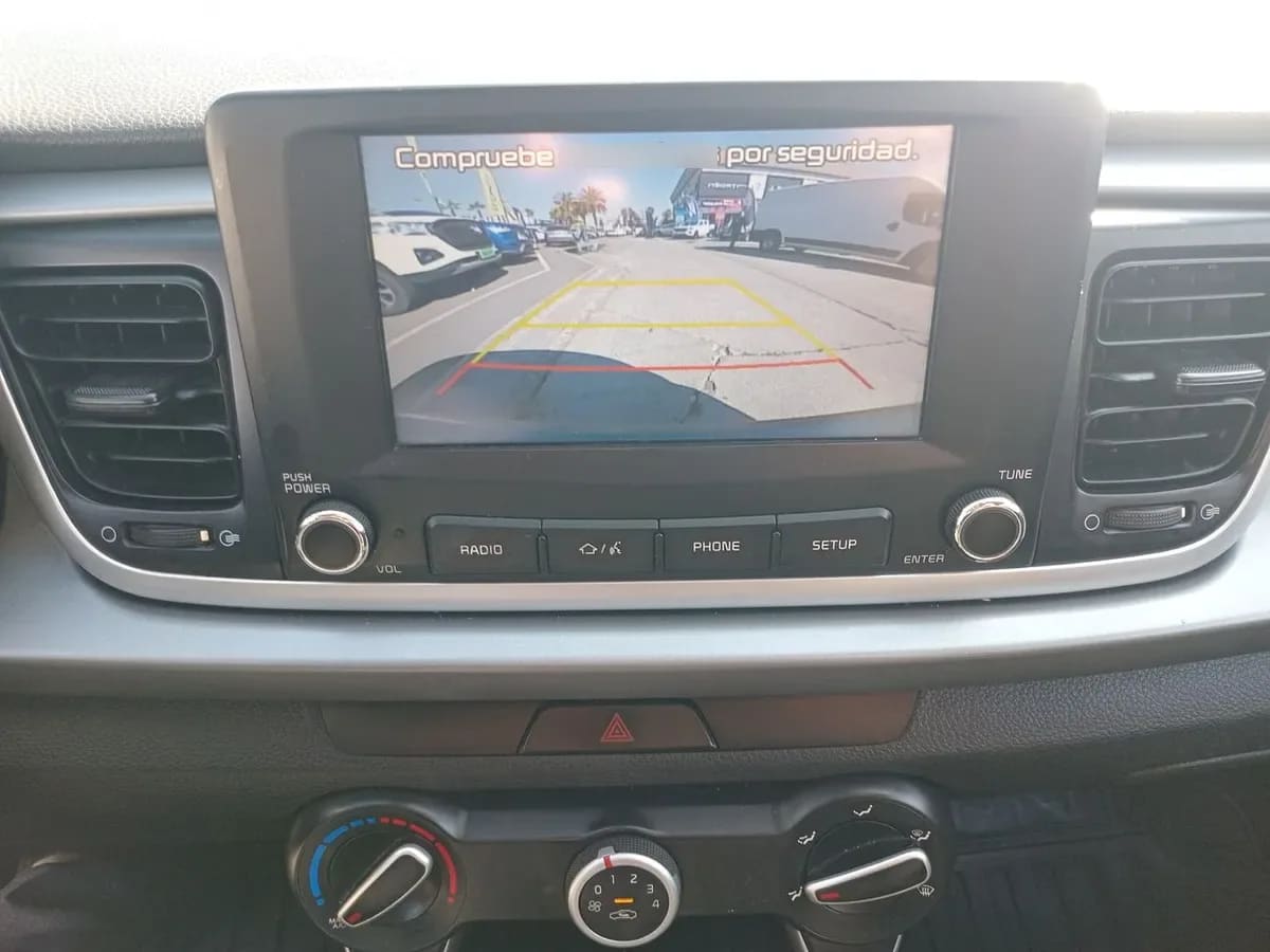 Kia Rio4 1.4 Lx Abs Ac Dab 6mt 4p año 2020