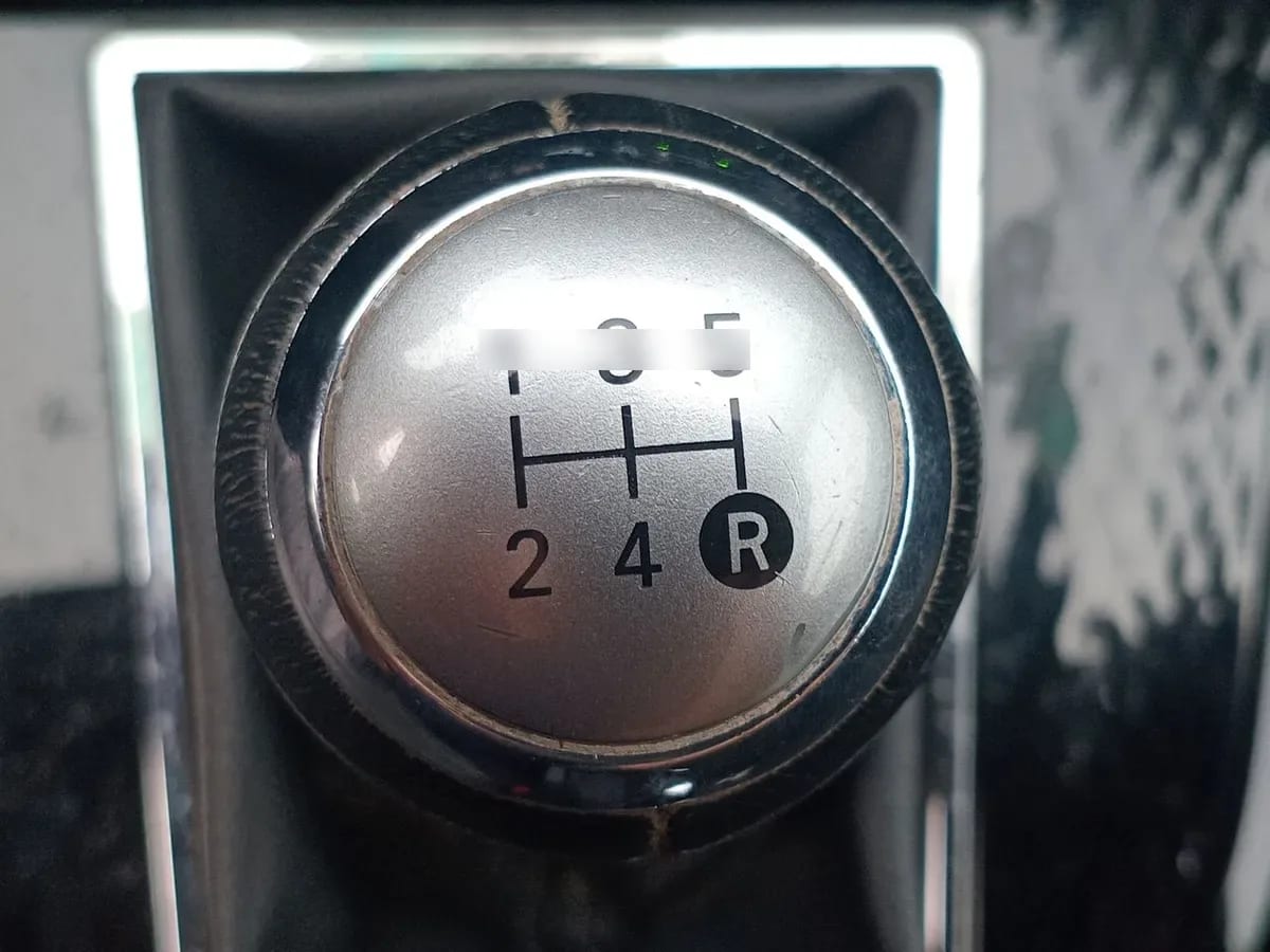 Toyota Yaris 1.5 E 4x2 Sdn Mt 4p año 2023