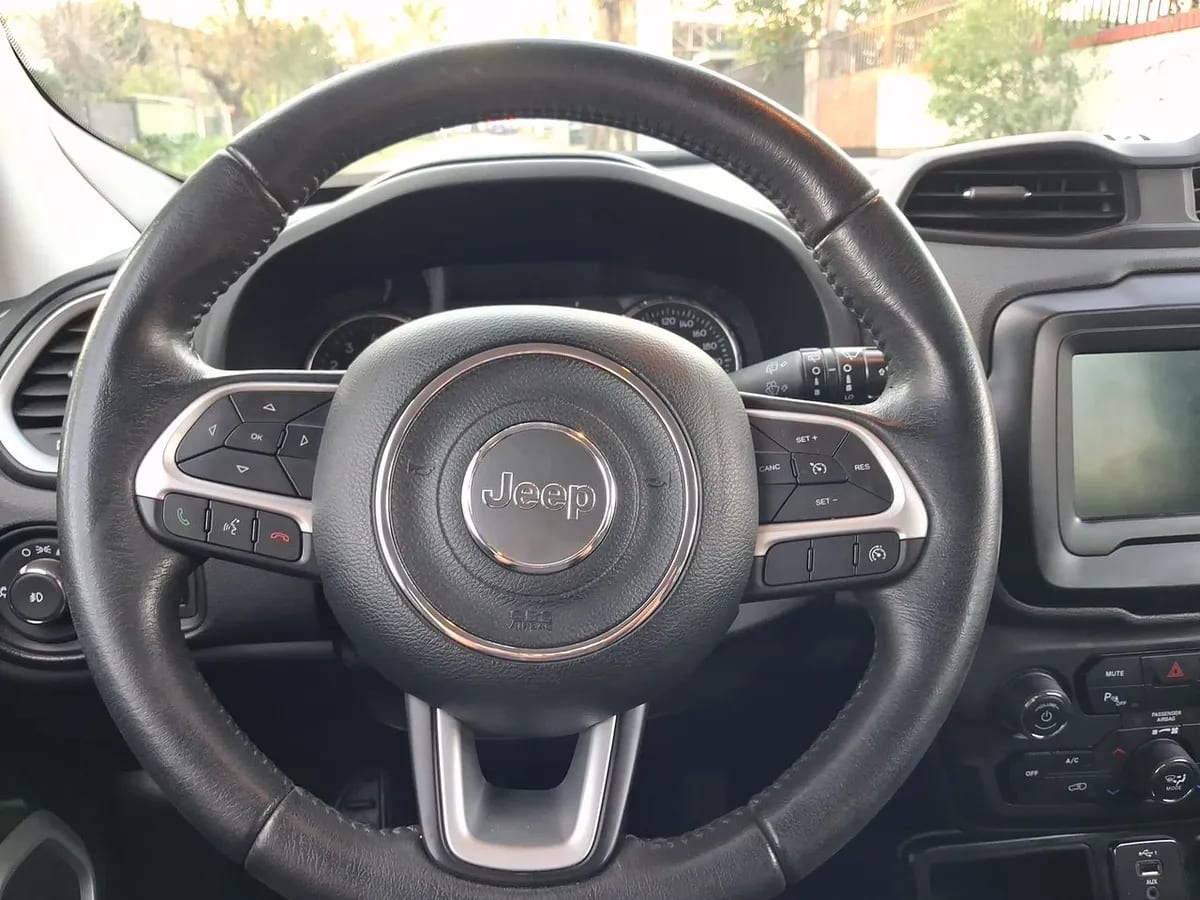 Jeep Renegade 1.8 Sport Lx 4x2 Mt 5p año 2023