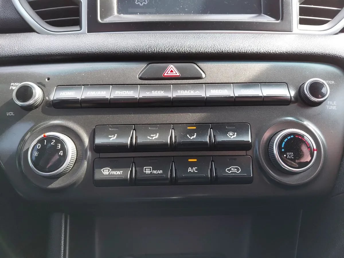 Kia Sportage 2.0 Lx 2wd 6ab 6at 5p año 2018