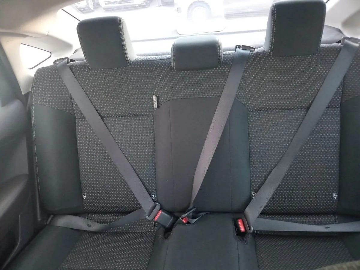 Toyota Yaris 1.5 E 4x2 Sdn Mt 4p año 2023