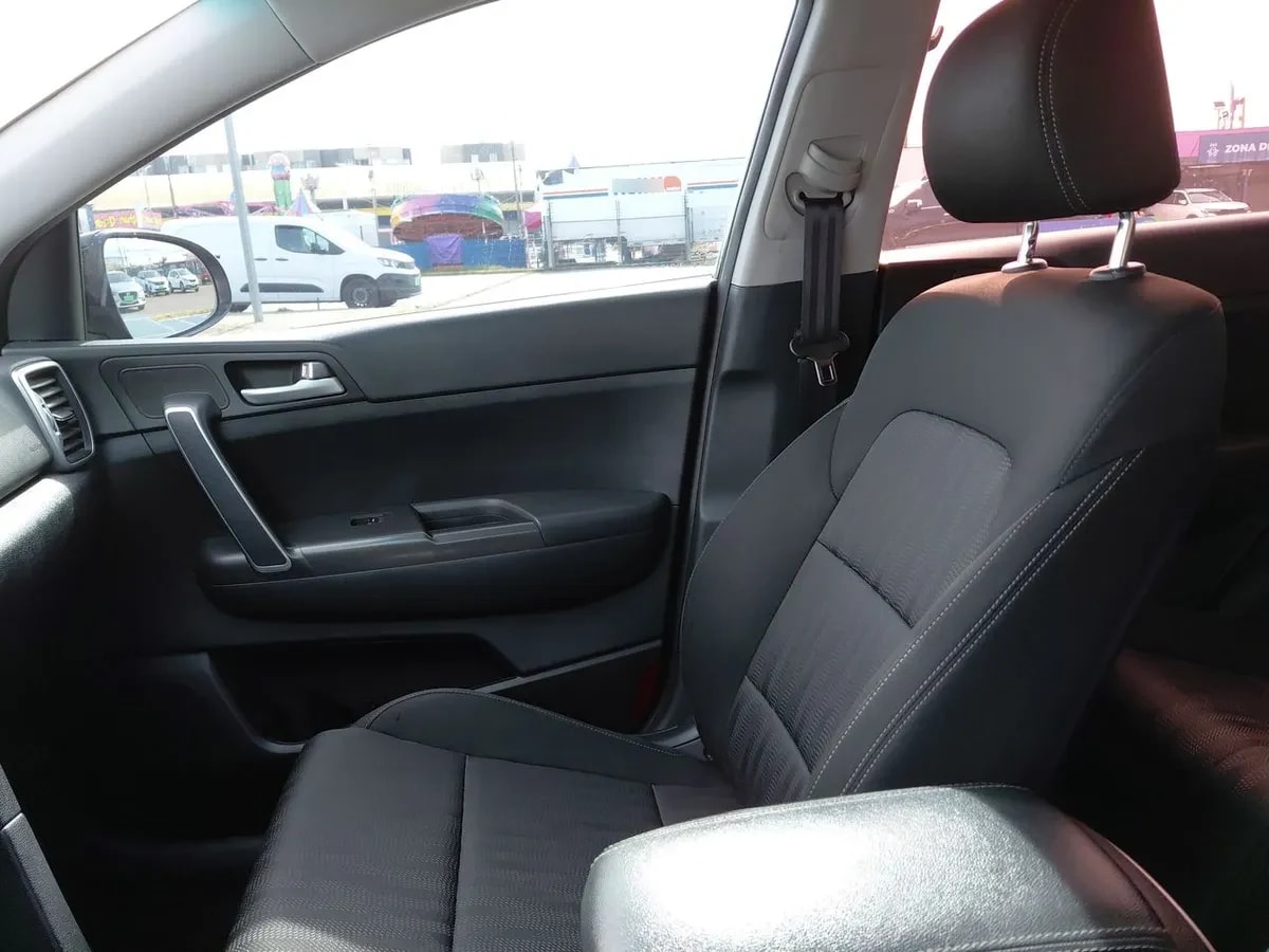 Kia Sportage 2.0 Lx 2wd 6ab 6at 5p año 2018