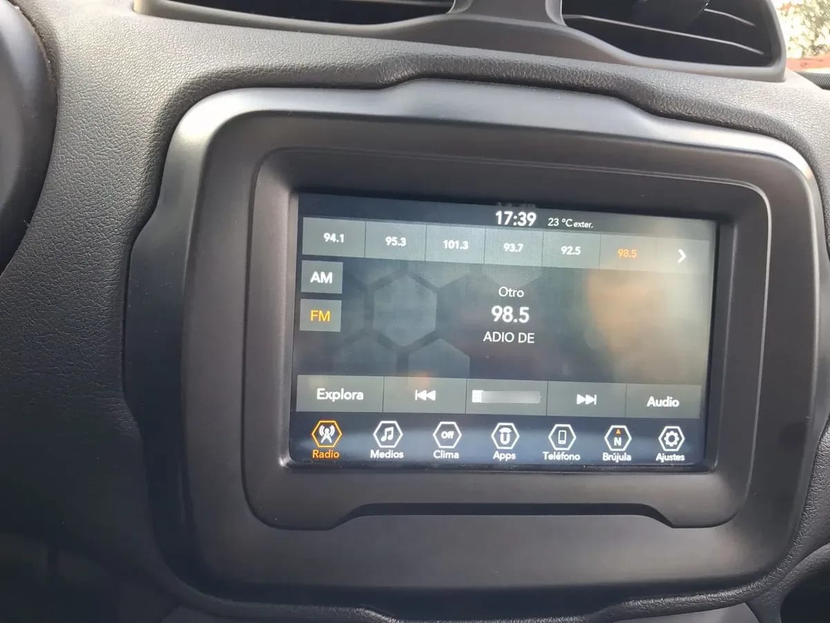 Jeep Renegade 1.8 Sport Lx 4x2 Mt 5p año 2023