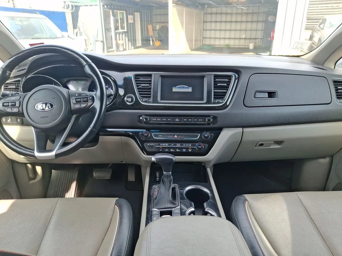 Kia Grand Carnival 2.2 Ex Limited Diesel 4x2 8at 5p año 2020