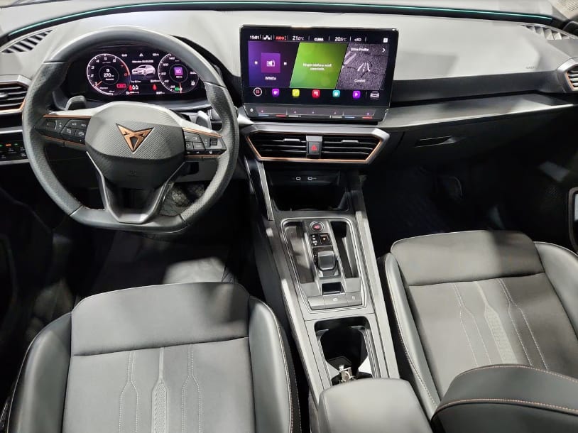 Seat LEON Otra año 2024