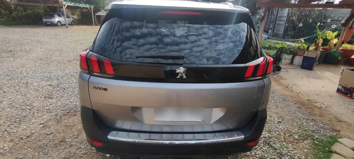 PEUGEOT 5008 2.0 Gt Bluehdi 180hp E6 At Diesel año 2018