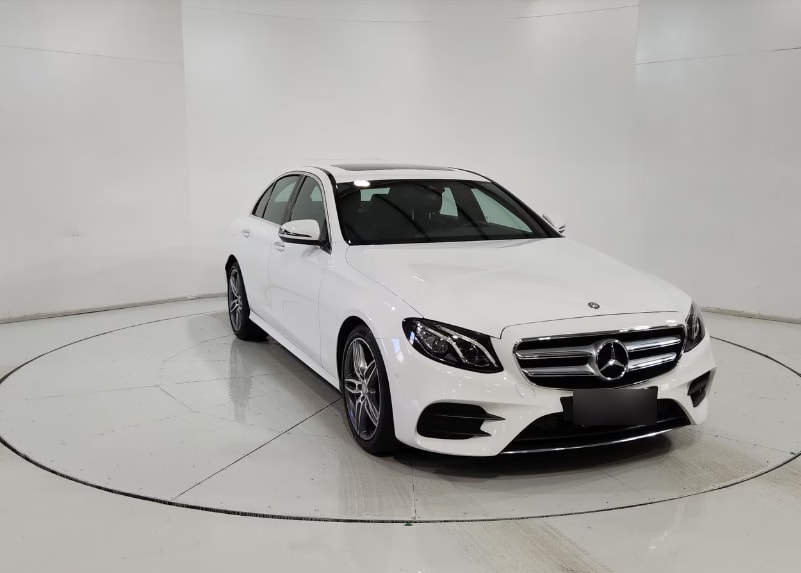 MERCEDES BENZ E300 2.0 Coupe At año 2017