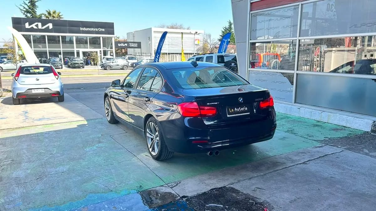 BMW 320i Lci 2.0 Automático año 2016