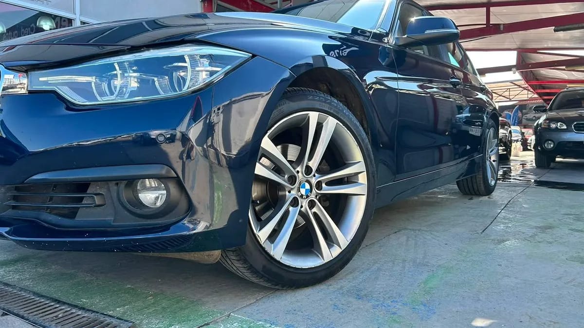 BMW 320i Lci 2.0 Automático año 2016