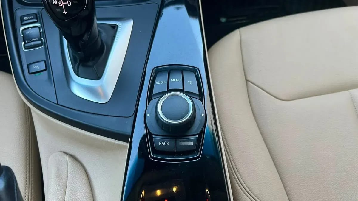BMW 320i Lci 2.0 Automático año 2016