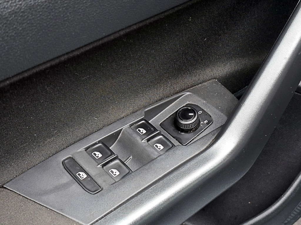 Volkswagen Nivus 1.0 Tsi Conforline año 2025
