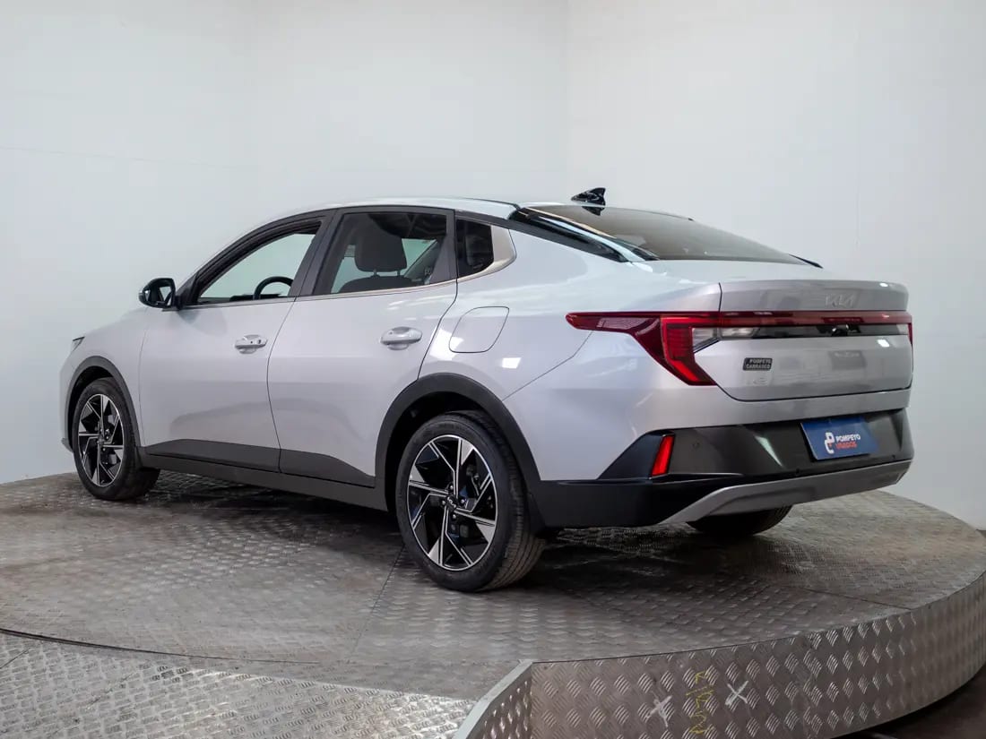 Kia K3 1.6 Ex Full At año 2024