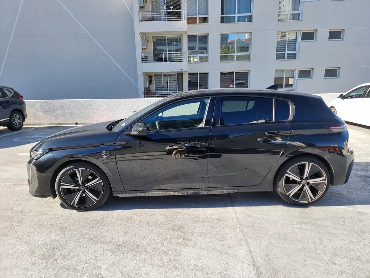 Peugeot 308 1.2 Allure Pack Puretech 130hp At año 2025