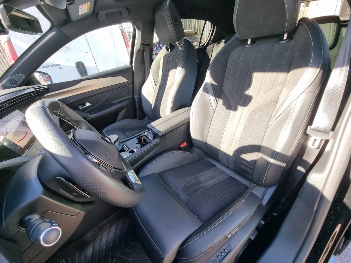 Peugeot 308 1.2 Allure Pack Puretech 130hp At año 2025