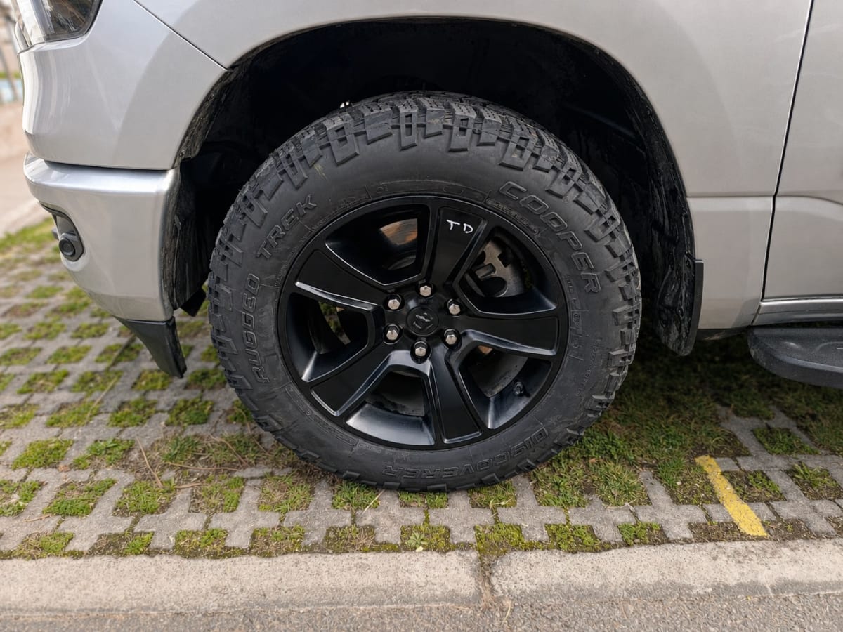 Ram 1500 Big Horn 4x4 año 2023