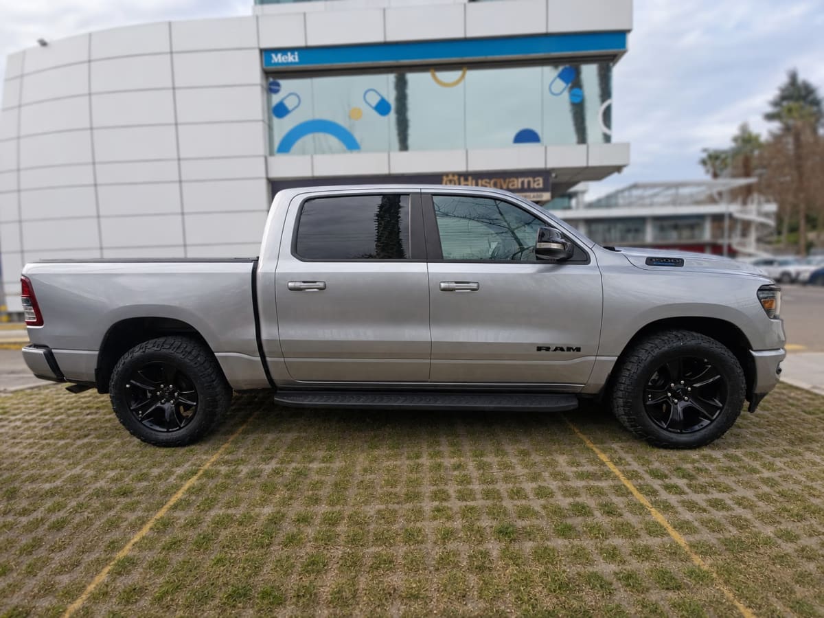 Ram 1500 Big Horn 4x4 año 2023