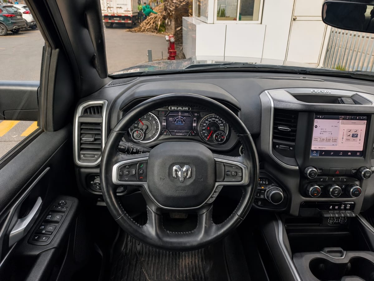 Ram 1500 Big Horn 4x4 año 2023