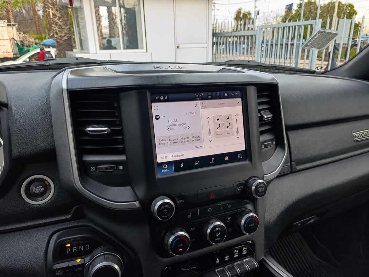 Ram 1500 Big Horn 4x4 año 2023