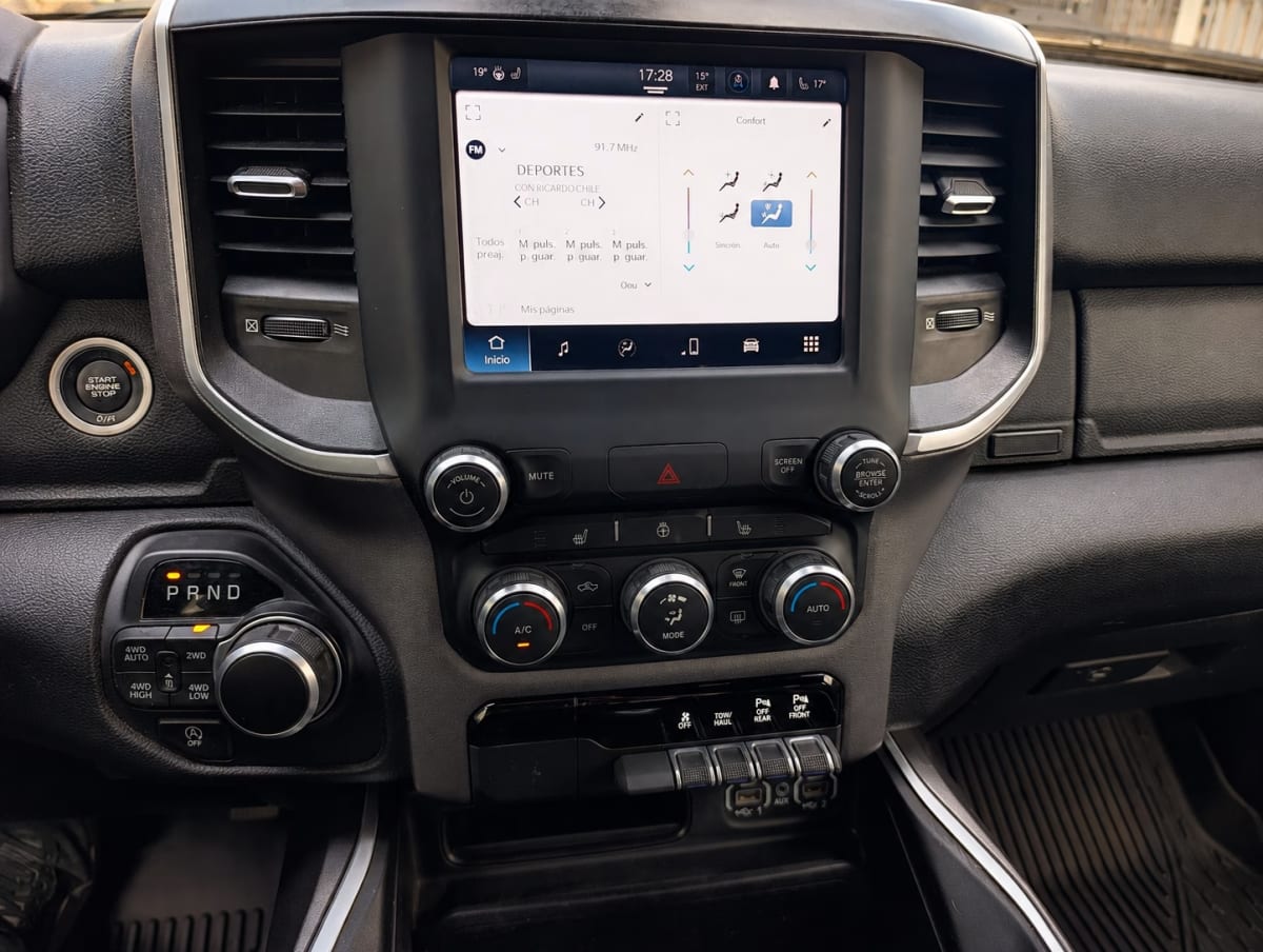 Ram 1500 Big Horn 4x4 año 2023