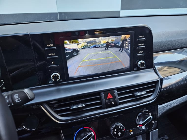 Kia Seltos 1.5l Ex 6 Mt año 2025