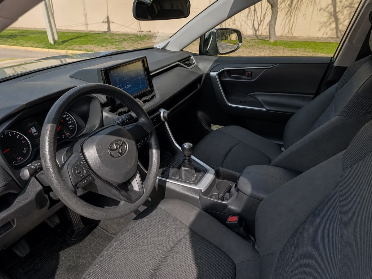Toyota Rav4 Le 4x4 año 2023