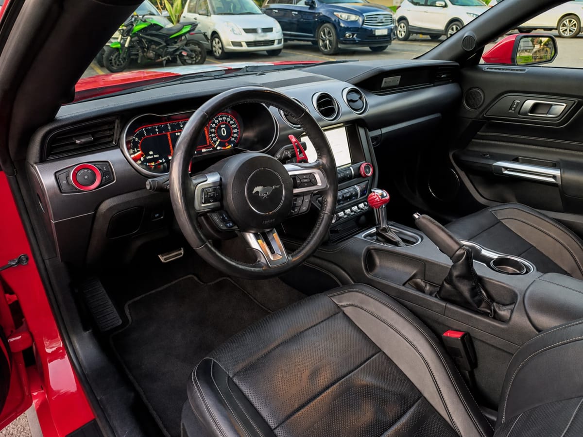 Ford Mustang Coupé 5.0 año 2022