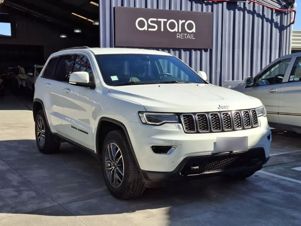 Jeep Grand Cherokee 3.6 Laredo 4x2 At 5p año 2020