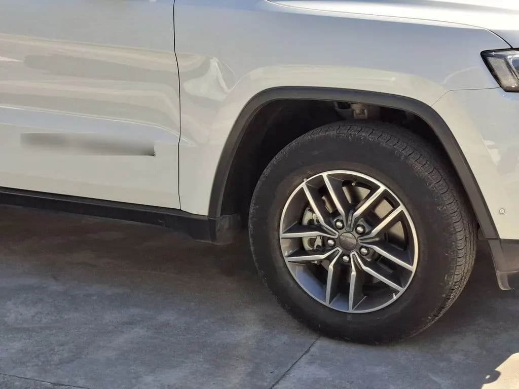 Jeep Grand Cherokee 3.6 Laredo 4x2 At 5p año 2020