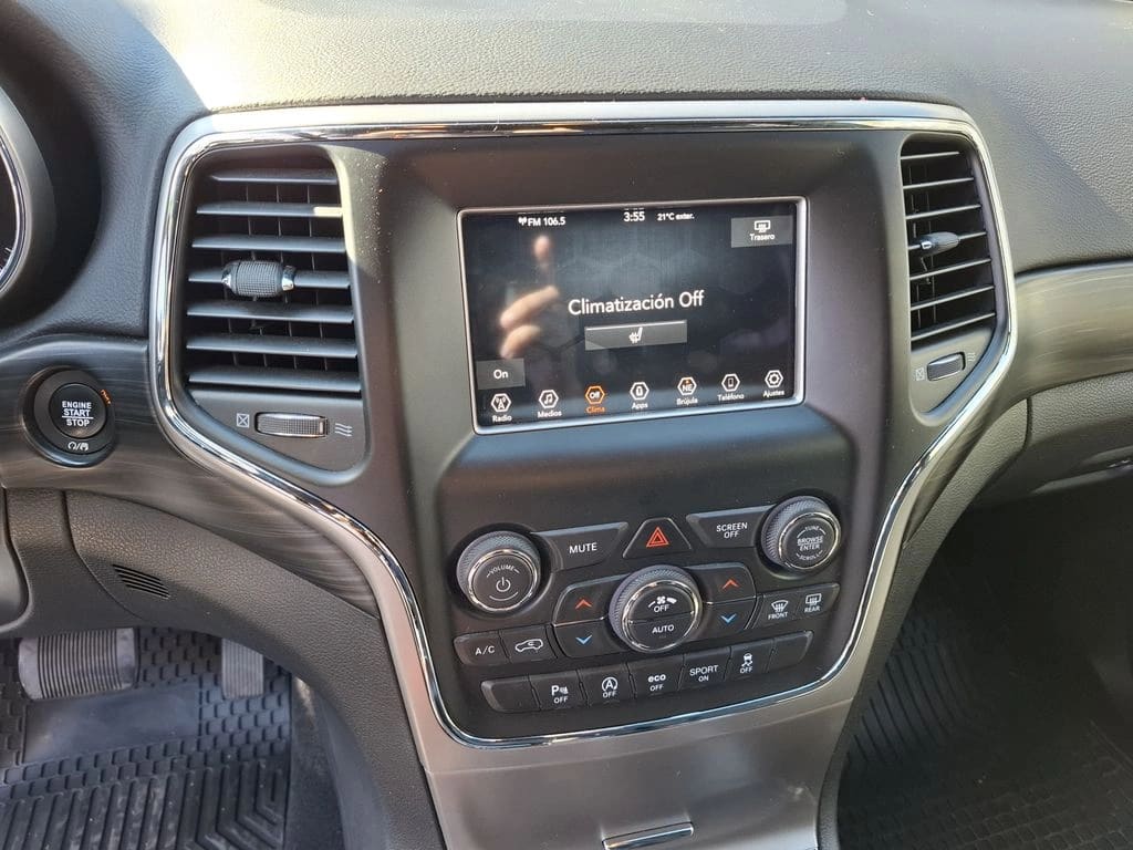 Jeep Grand Cherokee 3.6 Laredo 4x2 At 5p año 2020