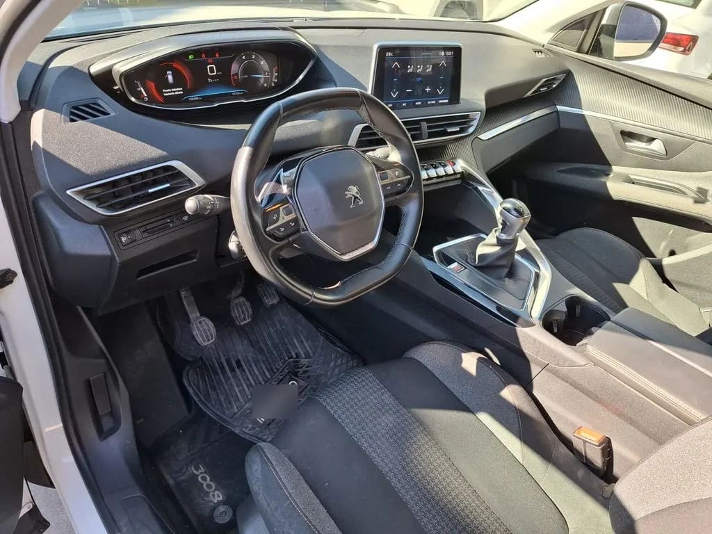 Peugeot 3008 Active Bluehdi 1.5 año 2019