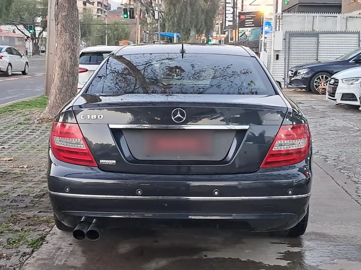 MERCEDES BENZ C180 1.8 Cgi Blue Efficiency Limited Edit At año 2012